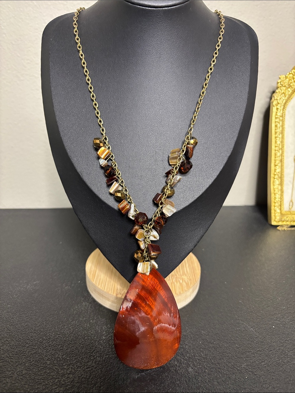 Handcrafted Brown Teardrop Shell Pendant Necklace - Women Jewelry Boho Resort